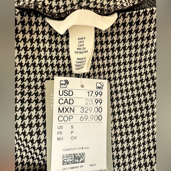 H&M Houndsooth flare pants. Size small. NWT - Picture 5 of 6